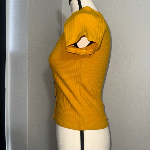 Heart Hips Yellow Button-Down Ribbed Top - Picture 4 of 7